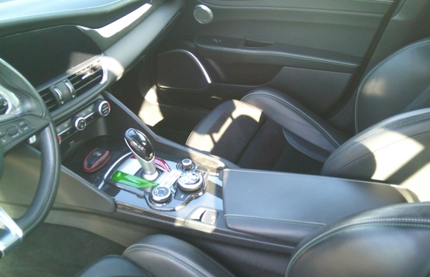 Alfa Romeo giulia quadrifogilo v6 bi turbo - Zdjęcie 4