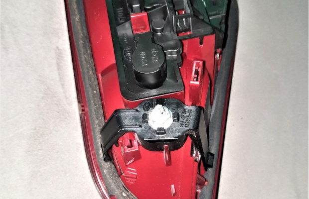 Oryginalna lampa - lewy tył Audi A4 B8 (Sedan) - Zdjęcie 4