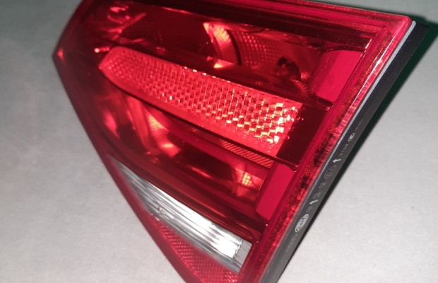 Sprzedam: oryginalna lampa (prawy tył ) Audi A4 B8 (Sedan) - Zdjęcie 3