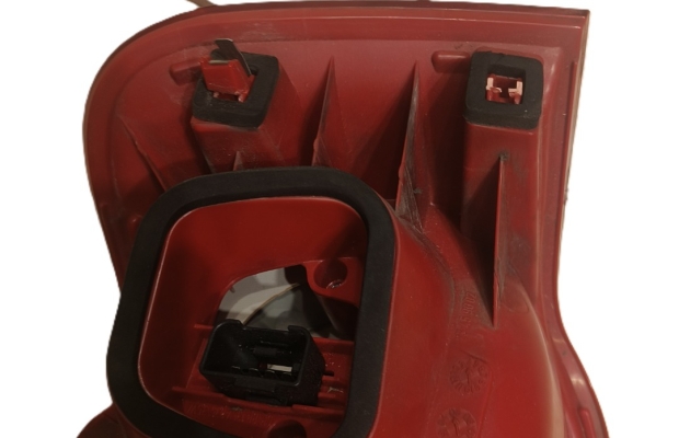 Passat B6 kombi , lampa tył lewa - Zdjęcie 3