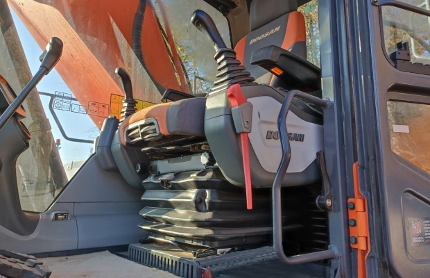 Koparko-ładowarka Doosan DX340LC-5 - Zdjęcie 7
