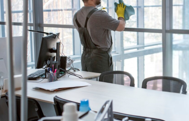 Oferujemy profesjonalne sprzątanie biur – Warszawa | EKOBRIS - Zdjęcie 2