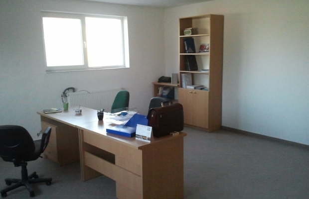 Wydzierżawię obiekt magazynowo - biurowy o powierzchni 710m2 - Zdjęcie 1