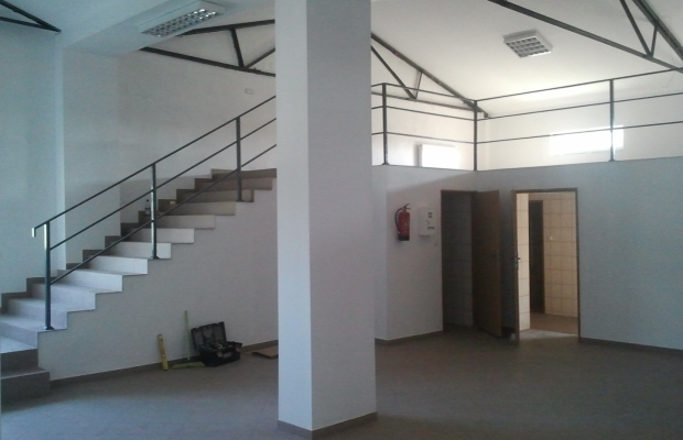 Wydzierżawię obiekt magazynowo - biurowy o powierzchni 710m2 - Zdjęcie 2