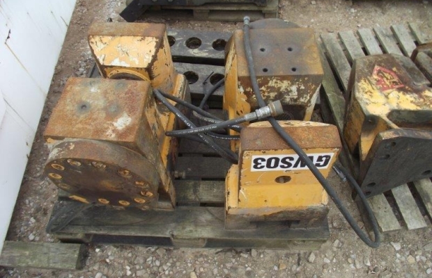 Używany zacisk do pali otwartych PVE 2 x 100T - Zdjęcie 1