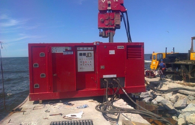 Używany wibromłot PVE 2316 VM do pracy na dźwigu - Zdjęcie 3