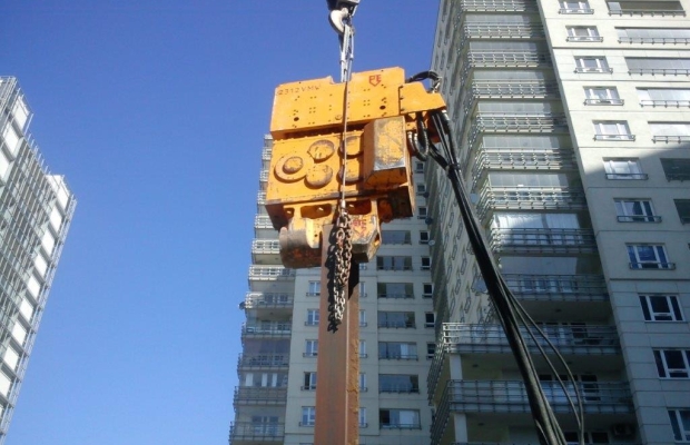 Używany wibromłot PVE 2312 VM do pracy na dźwigu - Zdjęcie 1