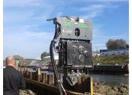 Używany wibromłot ICE 20 RFW do pracy na dźwigu - Zdjęcie 3