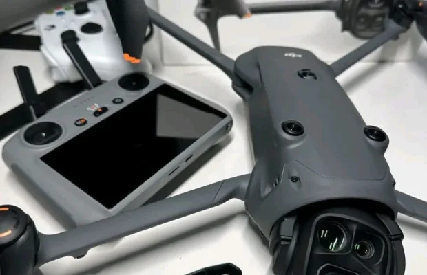 DJI Mavic 4 Pro, DJI Mavic 3 Pro, DJI Air 3S, DJI Matrice 4T - Zdjęcie 1