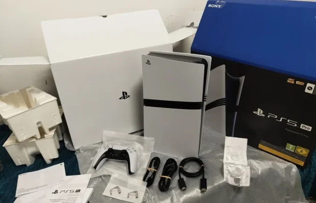 Sony PlayStation PS5 Pro  i Sony PS5 Slim konsole do gier - Zdjęcie 4