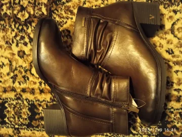 Zdjęcie: Buty damskie kozaki