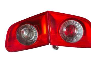 Zdjęcie: Passat b6 , lampy tył kombi , klapa bagażnika