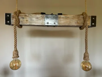 Zdjęcie: Stylowa lampa wisząca w klimacie loft / rustykalnym, lampa z belki z okuciem metalowym