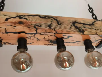 Zdjęcie: Lampy wiszącej w stylu loft / industrial, stylowa drewno+metalem  , belka drewniana z powłoką z żywicy epoksydowej.