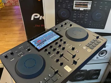 Zdjęcie: Pioneer DJ OPUS-QUAD, Pioneer DJ XDJ-RX3, Pioneer XDJ-XZ