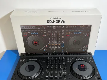 Zdjęcie: Pioneer DJ OPUS-QUAD, Pioneer DJ XDJ-RX3, Pioneer XDJ-XZ