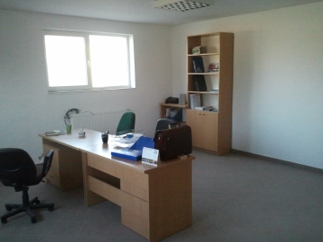 Zdjęcie: Wydzierżawię obiekt magazynowo - biurowy o powierzchni 710m2