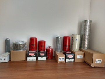 Zdjęcie: Sprzedam zestaw filtrów do maszyn budowlanych