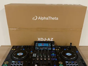 Zdjęcie: Pioneer DJ OPUS-QUAD, Pioneer DJ XDJ-RX3, Pioneer XDJ-XZ