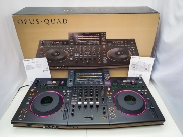 Zdjęcie: Pioneer DJ OPUS-QUAD, Pioneer DJ XDJ-RX3, Pioneer XDJ-XZ