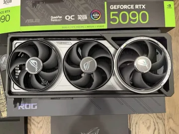 Zdjęcie: GeForce RTX 5090, RTX 5080, RTX 5070 Ti, RTX 4090, RTX 4080