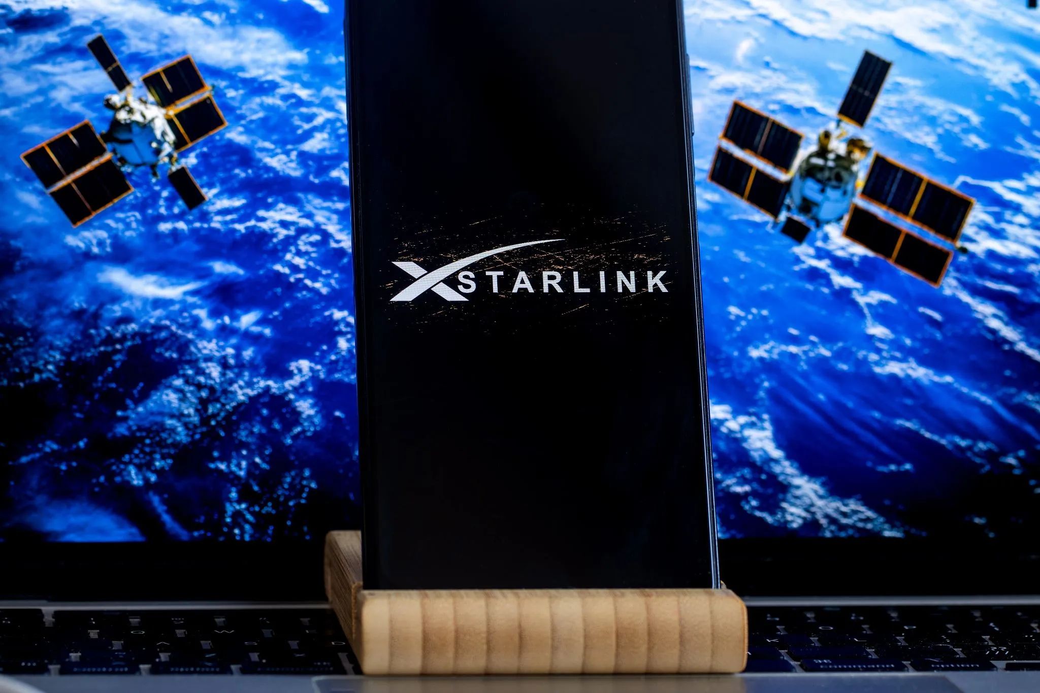 Problemy ze Starlink w Ukrainie. Musk wini rząd USA | Blipo.pl